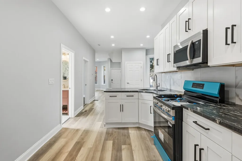 4024 West Arthington Street Chicago IL 60624