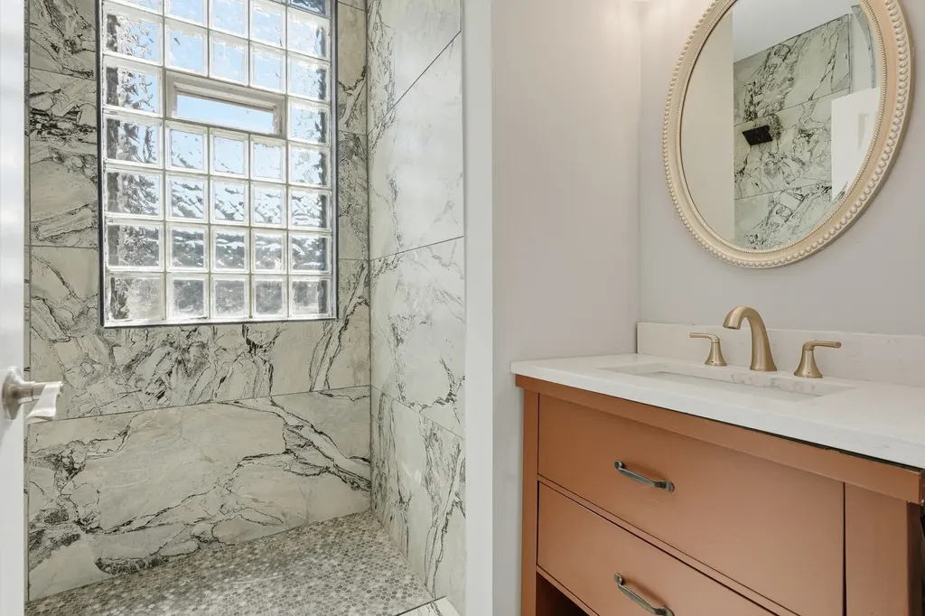 4024 West Arthington Street Chicago IL 60624