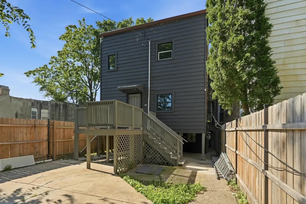 4024 West Arthington Street Chicago IL 60624