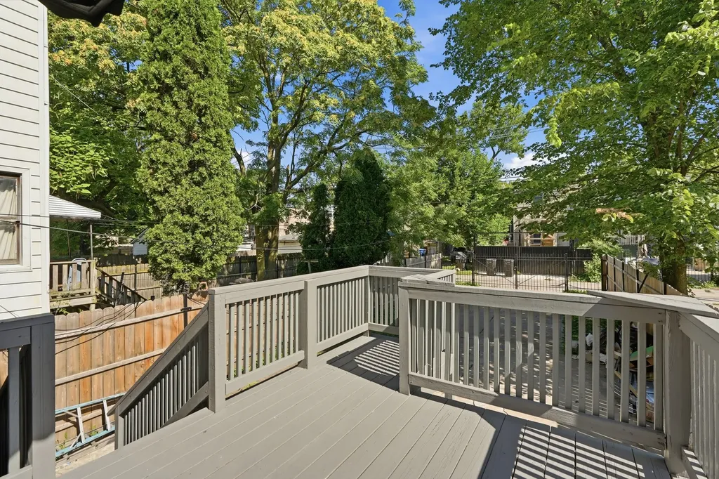 4024 West Arthington Street Chicago IL 60624