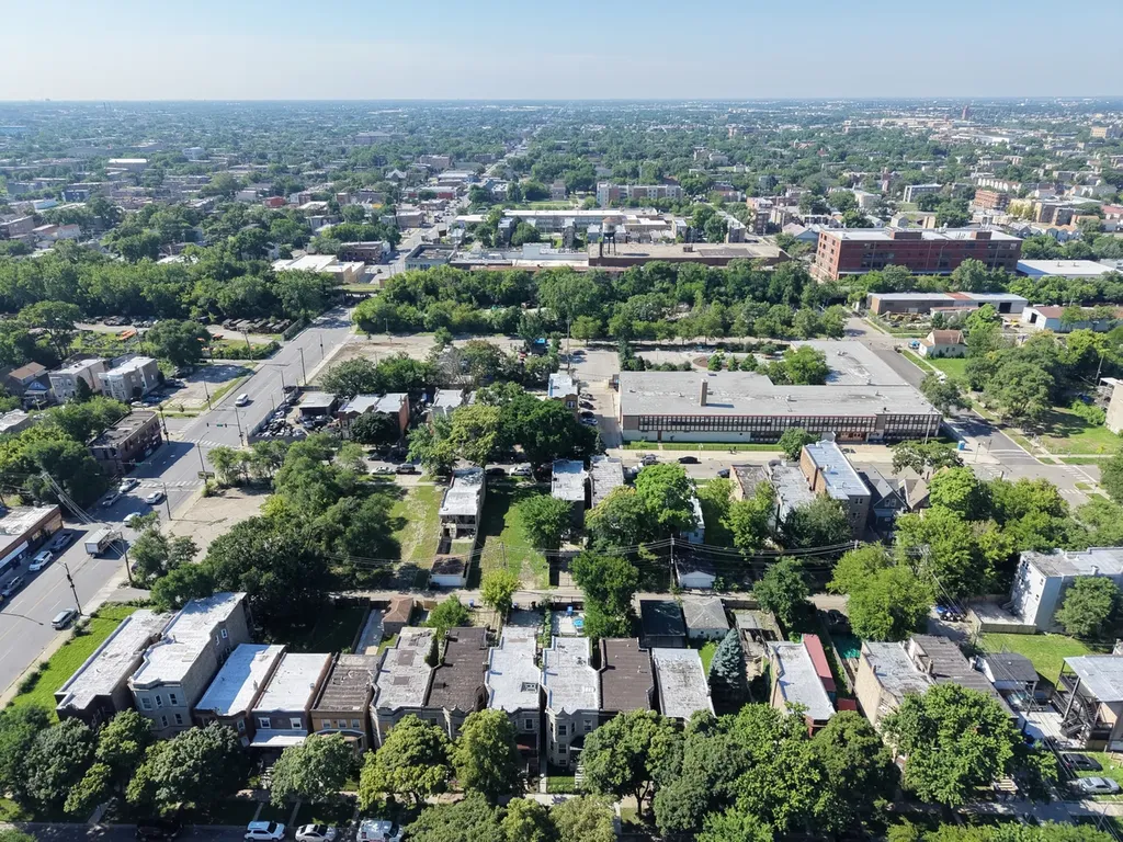 4024 West Arthington Street Chicago IL 60624