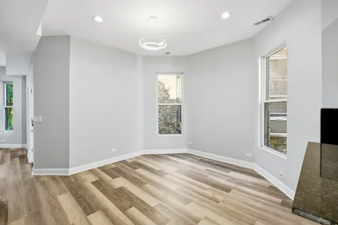 4024 West Arthington Street Chicago IL 60624