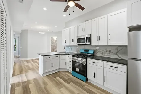 4024 West Arthington Street Chicago IL 60624