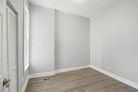 4024 West Arthington Street Chicago IL 60624