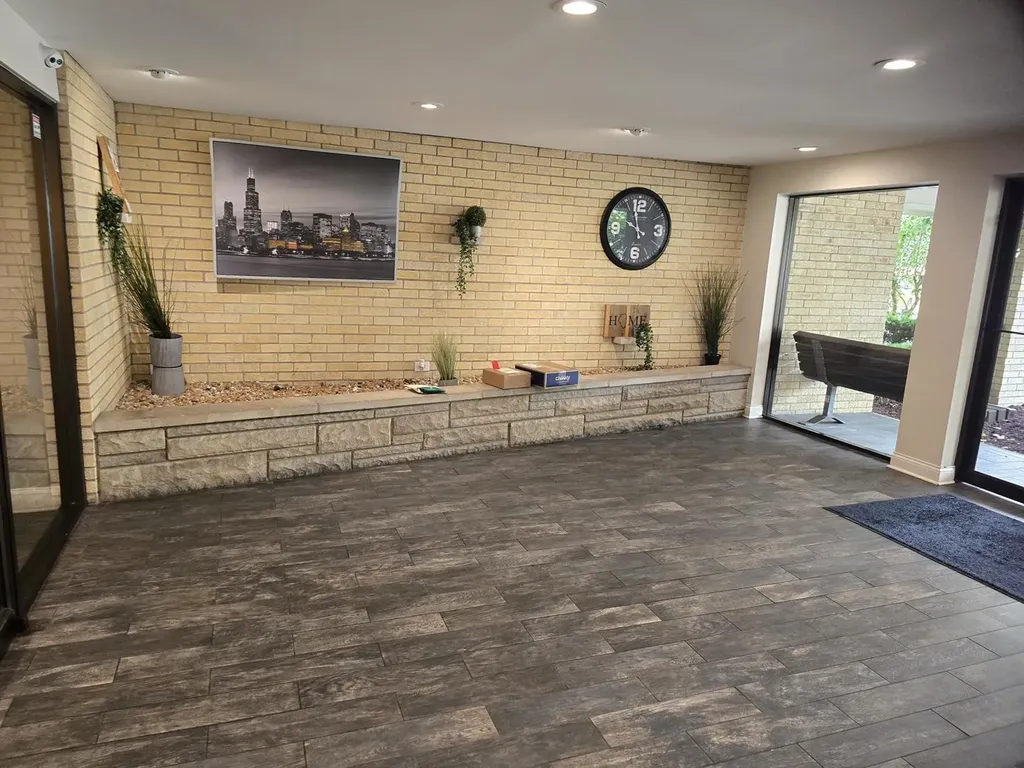 7221 Wolf Road Indian Head Park IL 60525