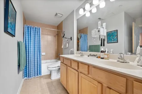 647 Metropolitan Way Des Plaines IL 60016