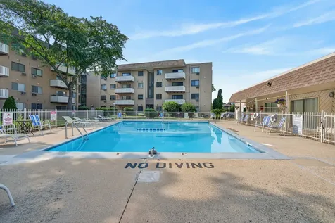 280 North Westgate Road Mount Prospect IL 60056