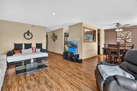 280 North Westgate Road Mount Prospect IL 60056