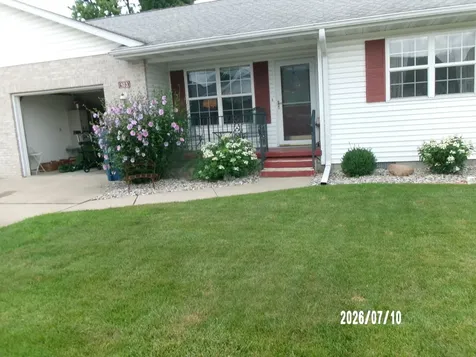 103 Fleming Court Watseka IL 60970