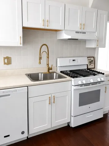 7348 North Ridge Boulevard Chicago IL 60645