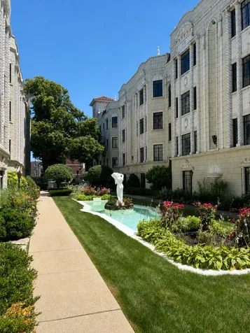 7348 North Ridge Boulevard Chicago IL 60645