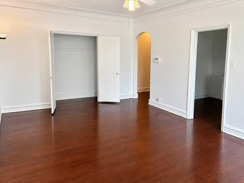 7348 North Ridge Boulevard Chicago IL 60645