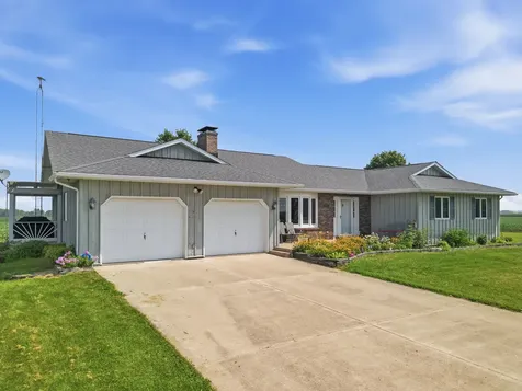 1132 Stony Point Road Dixon IL 61021