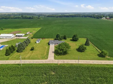 1132 Stony Point Road Dixon IL 61021