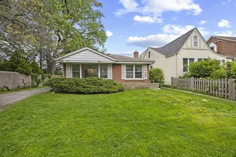 934 Yale Street Wilmette IL 60091