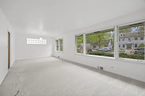 934 Yale Street Wilmette IL 60091
