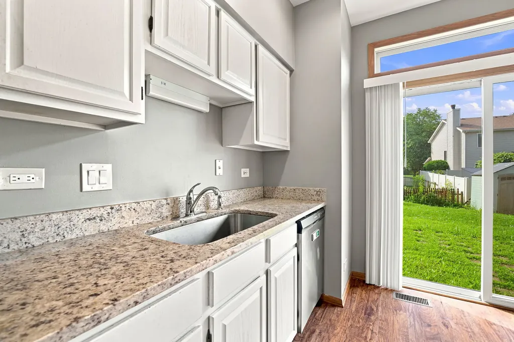 2554 Warm Springs Lane Naperville IL 60564