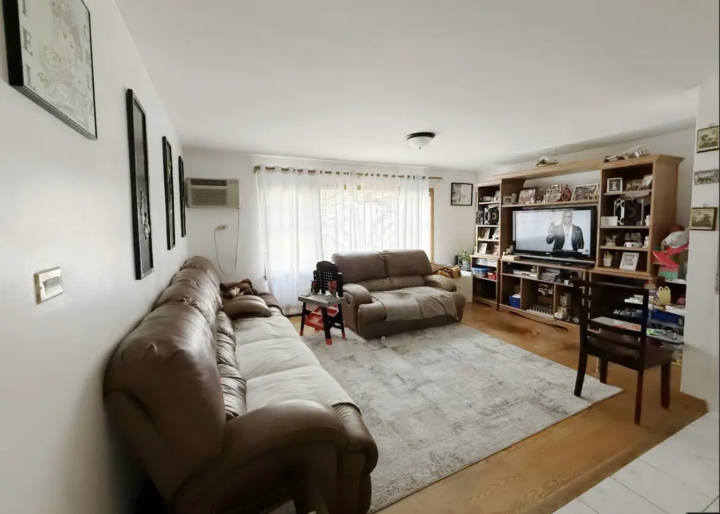 3820 West 47th Street Chicago IL 60632