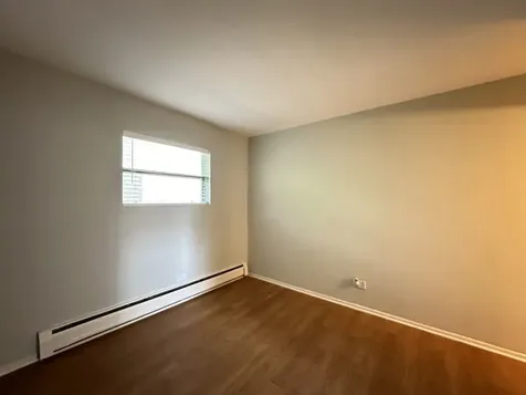 4612 North Beacon Street Chicago IL 60640