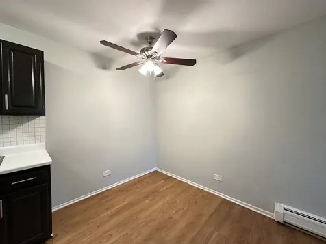 4612 North Beacon Street Chicago IL 60640