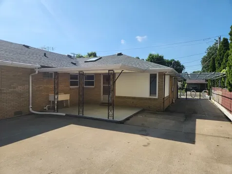 304 West Miller Road Sterling IL 61081