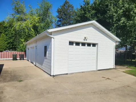 304 West Miller Road Sterling IL 61081
