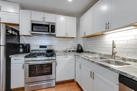 18 Bedford Road Mundelein IL 60060