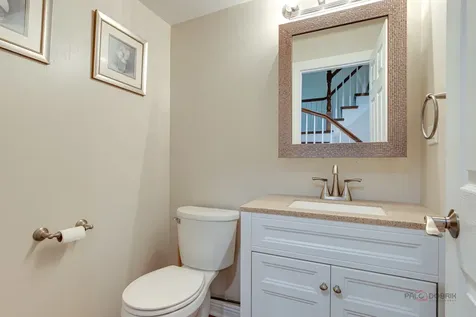 18 Bedford Road Mundelein IL 60060