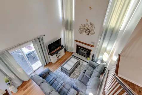 18 Bedford Road Mundelein IL 60060