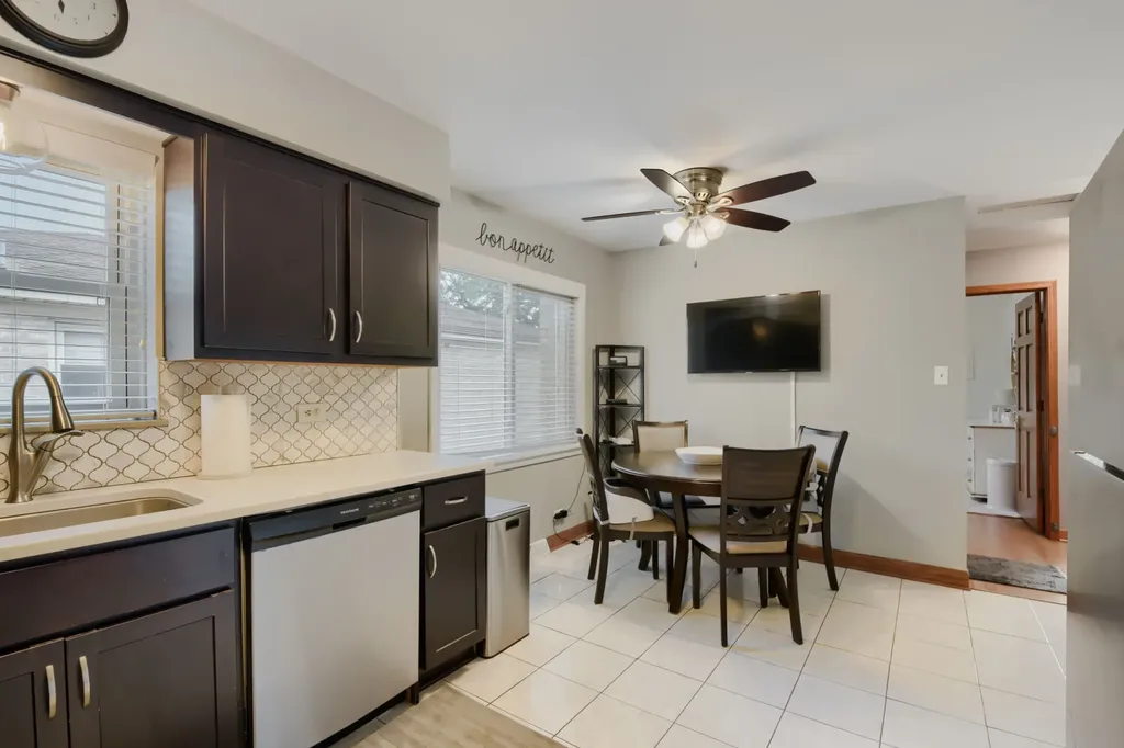 10433 South Harding Avenue Chicago IL 60655