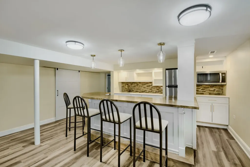 10433 South Harding Avenue Chicago IL 60655