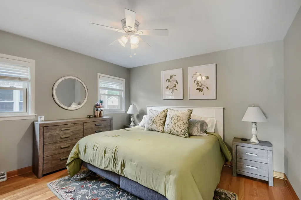 10433 South Harding Avenue Chicago IL 60655