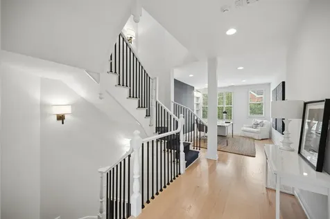 1842 Admiral Court Glenview IL 60026