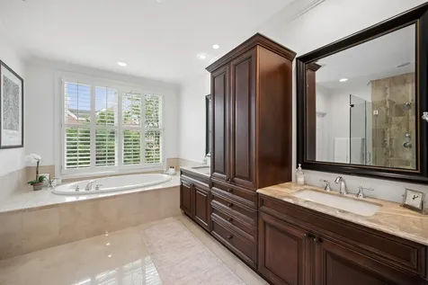 1842 Admiral Court Glenview IL 60026