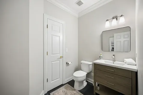 1842 Admiral Court Glenview IL 60026