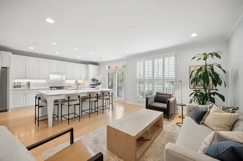 1842 Admiral Court Glenview IL 60026
