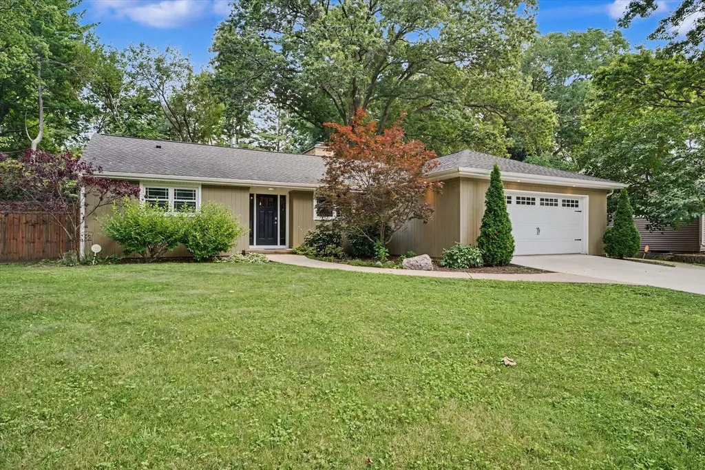 706 La Sell Drive Champaign IL 61820
