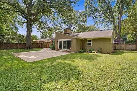 706 La Sell Drive Champaign IL 61820