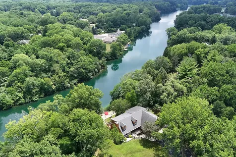 5205 Deerfield Drive Morris IL 60450