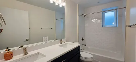 2230 West Wilson Avenue Chicago IL 60625