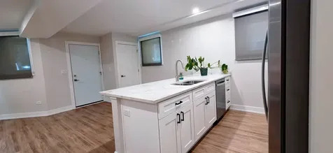 2230 West Wilson Avenue Chicago IL 60625