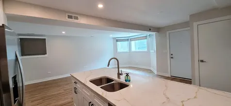 2230 West Wilson Avenue Chicago IL 60625
