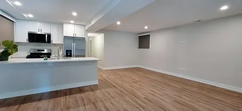 2230 West Wilson Avenue Chicago IL 60625