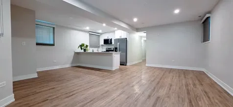 2230 West Wilson Avenue Chicago IL 60625