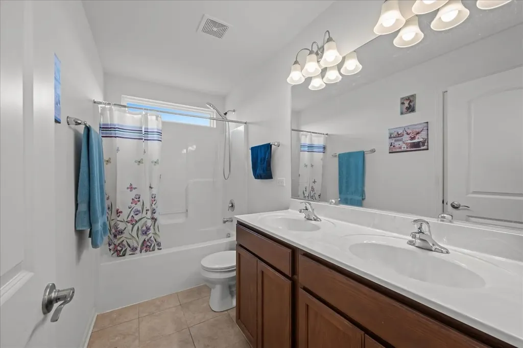 1554 Star Grass Circle Aurora IL 60506