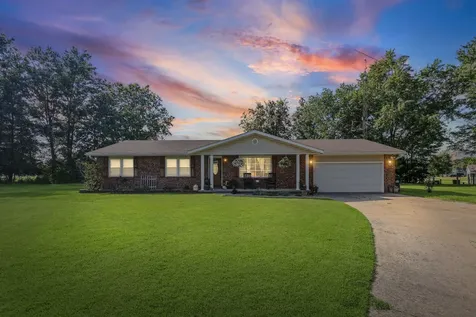 380 Northwood Salem IL 62881