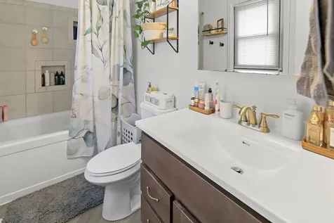 380 Northwood Salem IL 62881