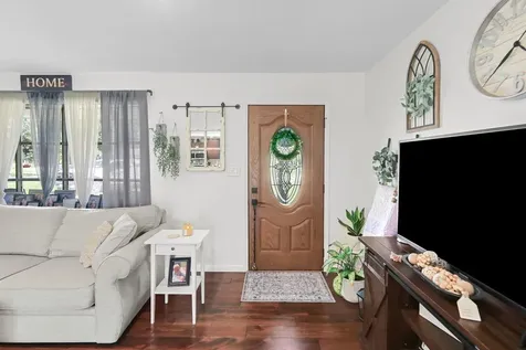 380 Northwood Salem IL 62881