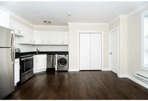 3345 North Marshfield Avenue Chicago IL 60657