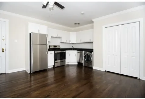 3345 North Marshfield Avenue Chicago IL 60657